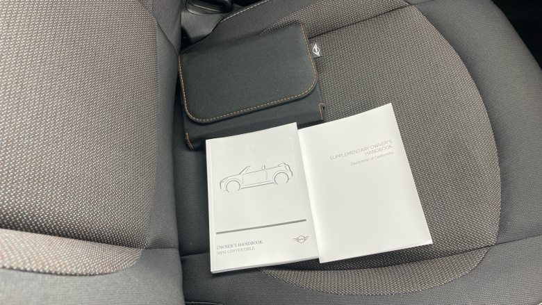 MINI Cooper 2.0 C Classic 2dr Auto Petrol Convertible